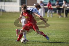 Kreisliga - Saison 2026/27 - TSV Großmehring - SV Kasing - Dominic Filser weiss Großmehring - Elias Ewerling rot Kasing - Foto: Meyer Jürgen