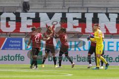 3. Liga - FC Ingolstadt 04 - TSV 1860 München - FCI vor dem Spiel motivieren sich, Björn Paulsen (4, FCI) Caniggia Ginola Elva (14, FCI) Robin Krauße (23, FCI) Michael Heinloth (17, FCI) Torwart Fabijan Buntic (24, FCI)