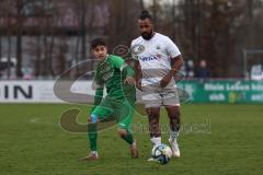 Bezirksliga - Saison 2025/26 - FC Gerolfing - DJK München - Ahmet Altay (Nr.25 - FC Gerolfing) - Dennis Appiiah weiss München - Foto: Meyer Jürgen
