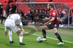 3. Liga; FC Ingolstadt 04 - Hallescher FC; David Kopacz (29, FCI) Damer Leon (7 Halle) Zweikampf Kampf um den Ball