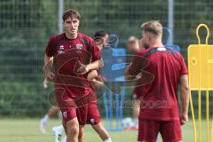 3. Liga; FC Ingolstadt 04 - Trainingsauftakt nach Sommerpause; Elias Decker (4, FCI)