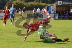 Kreisliga - Saison 2025/26- SV Hundszell - SV Zuchering - Paul Wärmann rot Zuchering - Luca Steinbach Torwart Hundszell - Foto: Meyer Jürgen