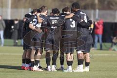 *** A-Junioren Bundesliga  - Saison 2025/26 - FC Ingolstadt 04 - SpVgg Greuther Fürth -  Die Mannschaft bildet einen Kreis vor dem Spiel -  - XXXXX - Foto: Meyer Jürgen