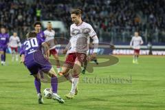 3. Liga; Erzgebirge Aue - FC Ingolstadt 04; Zweikampf Kampf um den Ball Julian Kügel (29, FCI) Seiffert Moritz (30 Aue)