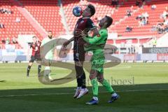 2.BL; FC Ingolstadt 04 - SV Sandhausen; Zweikampf Kampf um den Ball Dennis Eckert Ayensa (7, FCI) Trybull Tom (28 SVS)