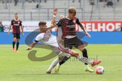 2.BL; FC Ingolstadt 04 - 1. FC Nürnberg - #Zweikampf Hawkins Jaren (20 FCI) Krauß Tom (14 , 1.FCN)