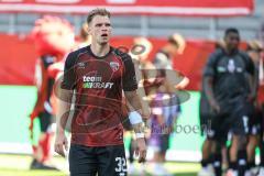3. Liga; FC Ingolstadt 04 - Würzburger Kickers; nach dem Spiel Simon Lorenz (32, FCI) nachdenklich geht vom Platz