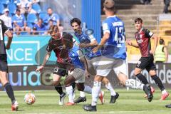 2.BL; SV Darmstadt 98 - FC Ingolstadt 04 - Zweikampf Denis Linsmayer (23, FCI) und Manu Braydon (33 SVD) Sesay John Peter (35 SVD)