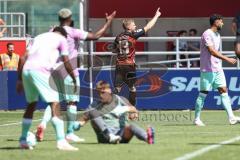3. Liga; FC Ingolstadt 04 - Würzburger Kickers; Tor Jubel Treffer 1:0 Lars Lokotsch (13, FCI) Torwart Hipper Johann (1 WKI)