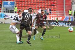 2. Fußball-Liga - Saison 2021/2022 - FC Ingolstadt 04 - Hamburger SV - Marcel Gaus (#19 FCI) - Miro Muheim (#28 HSV) - Patrick Schmidt (#32 FCI) - Foto: Meyer Jürgen