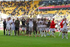 3.Liga - Saison 2022/2023 - Dynamo Dresden - FC Ingolstadt 04 -Die Mannschaft bedankt sich bei den Fans - Foto: Meyer Jürgen