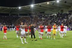 3. Liga; Erzgebirge Aue - FC Ingolstadt 04; Spieler bedanken sich bei den mitgereisten Fans, Lukas Fröde (34, FCI) Torwart Enrique Bösl (FCI) Felix Keidel (43, FCI) Jannik Mause (7, FCI) Pascal Testroet (37, FCI) Torwart Marius Funk (1, FCI) Tobias Schröc