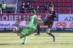 2.BL; FC Ingolstadt 04 - SV Sandhausen; Zweikampf Kampf um den Ball Merlin Röhl (34, FCI) Trybull Tom (28 SVS)