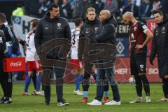 2.BL; Hamburger SV - FC Ingolstadt 04; Niederlage, hängende Köpfe 3:0, Sportmanager Malte Metzelder (FCI) Cheftrainer André Schubert (FCI) Torwart Robert Jendrusch (1, FCI) Nico Antonitsch (5, FCI)