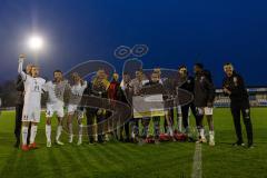 Toto Pokal; Halbfinale; FV Illertissen - FC Ingolstadt 04; Einzug ins Toto Pokal Finale mit Scheck Tobias Schröck (21, FCI) Lukas Fröde (34, FCI) Max Dittgen (10, FCI) Torwart Marius Funk (1, FCI) Ognjen Drakulic (30, FCI) David Kopacz (29, FCI) Torwart-T