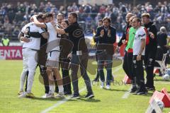 3. Liga; SV Meppen - FC Ingolstadt 04; Tor Jubel Treffer 0:1 Patrick Schmidt (9, FCI) mit dem Kopf, an der Seitenlinie, Spielerbank Cheftrainer Michael Köllner (FCI) Co-Trainer Maniyel Nergiz (FCI) Arian Llugiqi (25, FCI)