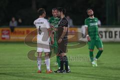 Kreisliga - Saison 2023/24 - Relegation zur BZL - FC Gerolfing - SV Aschau - Tumult nach dem 1:2 Treffer - Ein verletzter Gerolfinger Spieler am Boden und Aschau spielte weiter und schoß ein Tor - Der Schiedsrichter redet mit beiden Kapitänen - XXXXX - Fo