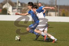 Kreisklasse - Saison 2025/26- TSV Etting - FC Arnsberg - Jonas Knon weiss Etting - Marco Maier blau Arnsberg - Foto: Meyer Jürgen