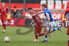 3. Liga - Saison 2025/26 - FC Ingolstadt 04 - Energie Cottbus - Linus Rosenlöcher (Nr.19 - FCI) - Henty Rorig (Nr.3 - FC Energie Cottbus) - Foto: Meyer Jürgen
