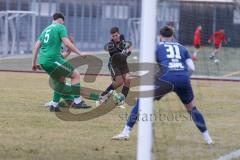 Bezirksliga - Saison 2024/25- TSV Gaimersheim - VFB Eichstätt II - Marcus Keilwerth (Nr.13 - TSV Gaimersheim) - Raphael Kundinger grün Eichstätt - Marlon Roth Torwart Eichstätt - Foto: Meyer Jürgen