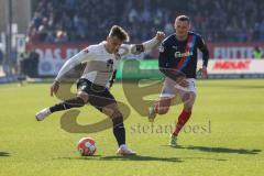 2.BL; Holstein Kiel - FC Ingolstadt 04 - Dennis Eckert Ayensa (7, FCI) Christian Gebauer (22, FCI) Reese Fabian (11 Kiel)