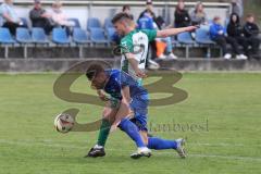 Kreisklasse - Saison 2024/25- TSV Großmehring - FC Geisenfeld - Benjamin Anikin blau Großmehring - Thomas Berger grün Geisenfeld - Foto: Meyer Jürgen