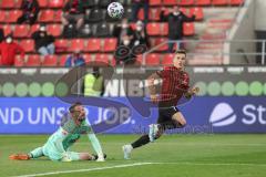 Relegation 1 - FC Ingolstadt 04 - VfL Osnabrück - Tor Jubel, Dennis Eckert Ayensa (7, FCI) überwindet Torwart Kühn Philipp (22 VfL) zum 3:0