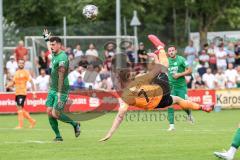 Toto-Pokal; SV Manching - FC Ingolstadt 04; Fallrückzieher Jannik Mause (7, FCI) Daniel Spieß (SVM)