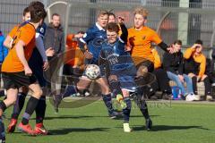 Audi Schanzer Amateur Cup 2022 - TSV Großmehring - SC Irgertsheim - Benedikt Huber blau Großmehring - Nico Gensberger orange Irgertsheim - Foto: Jürgen Meyer