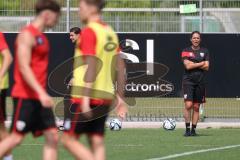 3. Liga - Saison 2024/25 - Trainingsauftakt- FC Ingolstadt 04 -  - Cheftrainerin Sabrina Wittmann (FCI) gibt Anweisungen- XXXXX - Foto: Meyer Jürgen