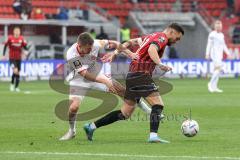 3. Liga; FC Ingolstadt 04 - Rot-Weiss Essen; Zweikampf Kampf um den Ball Pascal Testroet (37, FCI) Rother Björn ( RWE)