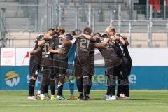 3. Liga; Rot-Weiss Essen - FC Ingolstadt 04; Teambesprechung vor dem Spiel Torwart Marius Funk (1, FCI) Marcel Costly (22, FCI) Pascal Testroet (37, FCI) Tobias Schröck (21, FCI) Patrick Schmidt (9, FCI) Tobias Bech (11, FCI)