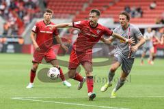 3. Liga; FC Ingolstadt 04 - SSV Jahn Regensburg; Zweikampf Kampf um den Ball Max Besuschkow (17, FCI) Strauss Felix (4 SSV) Mads Borchers (9, FCI)