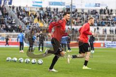 3. Liga; TSV 1860 München - FC Ingolstadt 04; vor dem Spiel Lukas Fröde (34, FCI) Benjamin Kanuric (8, FCI)