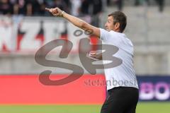 3. Liga; Erzgebirge Aue - FC Ingolstadt 04; Cheftrainer Michael Köllner (FCI) an der Seitenlinie, Spielerbank