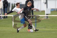 2023_11_12 - SV Hundszell - SV Karlskron   - Kreisliga - Saison 2023/24  - Samuel Tkac weiss Karlskron - Paul Amann schwarz Hundszell - Foto: Meyer Jürgen