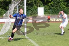 Kreisliga - Saison 2022/2023 - DJK Ingolstadt - SV Sandersdorf - Der 1:2 Führungstreffer durch Michael Detling blau Sandersdorf - jubel - Max Auernhammer weiss DJK Ing - Foto: Meyer Jürgen