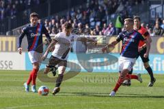 2.BL; Holstein Kiel - FC Ingolstadt 04 - Florian Pick (26 FCI) Holtby Lewis (10 Kiel)