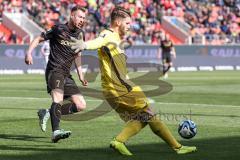 3. Liga; FC Ingolstadt 04 - MSV Duisburg; Jannik Mause (7, FCI) Torwart Vincent Müller (1 MSV)