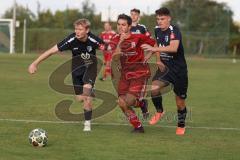 Kreisklasse - Saison 2025/26- TSV Etting - TSV Altmannstein-  - Johannes Six schwarz links Etting - Johannes Brosig rechts schwarz Etting - Daniel Weber mitte rot Altmannstein - Foto: Meyer Jürgen