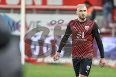3. Liga; FC Ingolstadt 04 - SC Freiburg II; Niederlage, hängende Köpfe nach dem Spiel Max Dittgen (10, FCI)