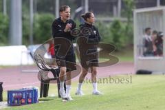 Relegation 2 - U17 - SSV Jahn Regensburg - FC Ingolstadt 04 - Max Gärtner und Cheftrainerin Sabrina Wittmann (FCI)