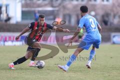 Toto-Pokal; FV Illertissen - FC Ingolstadt 04; Marcel Costly (22, FCI) Zweikampf Kampf um den Ball Omore Liam (3 FVI)