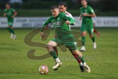 Landesliga - Saison 2024/25 - SV Manching - FC Gundelfingen - Sebastian Graßl (Nr.10 - SV Manching) - Elias Weichler weiss Gundelfingen - Foto: Meyer Jürgen