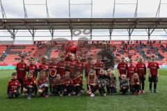 3. Liga; FC Ingolstadt 04 - Borussia Dortmund II; Fussballkinder Einlaufender Maskottchen Schanzi
