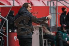 2.BL; FC Ingolstadt 04 - SG Dynamo Dresden; an der Seitenlinie, Spielerbank Cheftrainer Rüdiger Rehm (FCI)