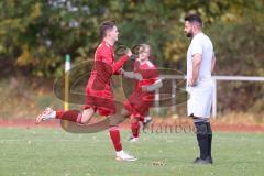 2023_11_5 - Kreisklasse - Saison 2023/24 - TSV Lenting - SV Eitensheim  -  Der 0:1 Führungstreffer durch - Tobias Dietze rot Eitensheim - jubel - Foto: Meyer Jürgen