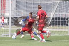 * Testspiel - Saison 2025/26 - FC Ingolstadt 04 - FSV Zwickau - Simon Lorenz (Nr.32 - FC Ingolstadt 04) - Torwart Jasper Kühn (Nr.1 - FSV Zwickau) - Jasper Maljojoki (Nr.23 - FC Ingolstadt 04) - Foto: Meyer Jürgen