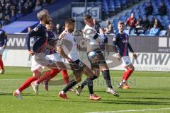 2.BL; Holstein Kiel - FC Ingolstadt 04 - Zweikampf Kampf um den Ball Stefan Kutschke (30, FCI) Thesker Stefan (5 Kiel)