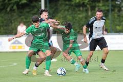 Bezirksliga - Saison 2025/26 - FC Gerolfing - TSV Ober./Unterh.stadt - David Romanov (Nr.14 - TSV Ober-/Unterh.stadt) - Ahmet Altey grün Gerolfing rechts - Leonardo Lucic grün Gerolfing - Foto: Meyer Jürgen